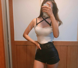 gái xinh Lưu Hạ Y