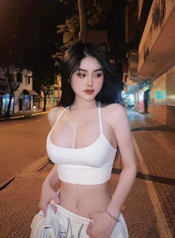 Sự hấp dẫn nuột nà của hot mom 9x