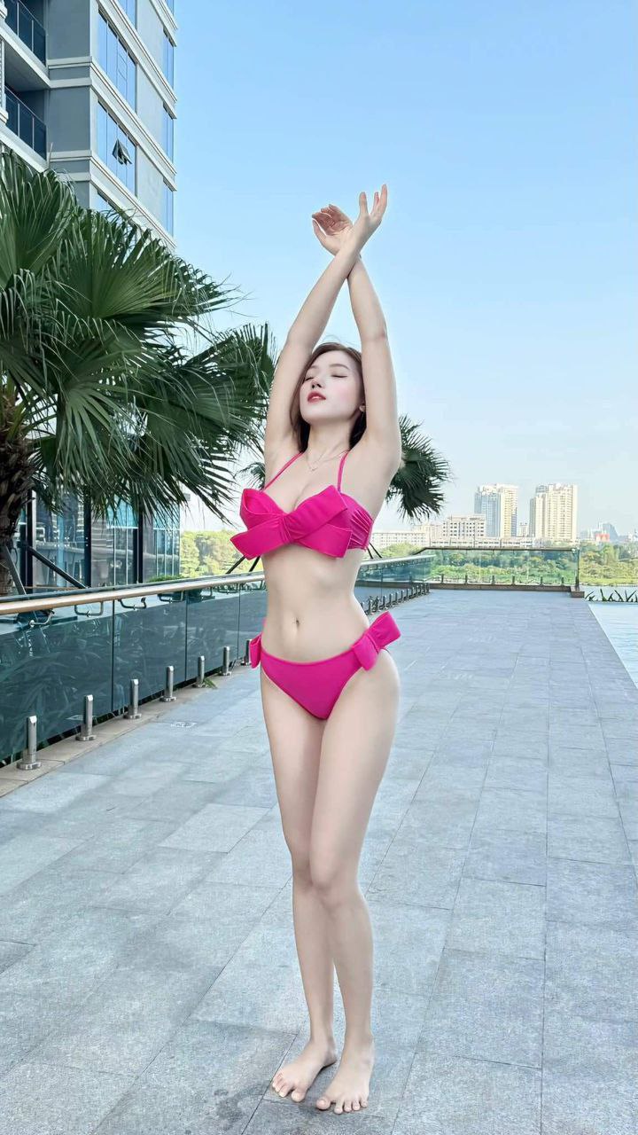 Những hot girl lộ hàng ngọt nước